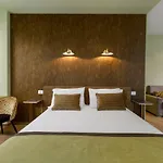 Dreamers' Πανσιόν 4*